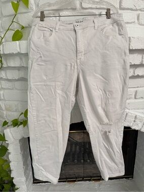 Women’s Distressed White Jeans